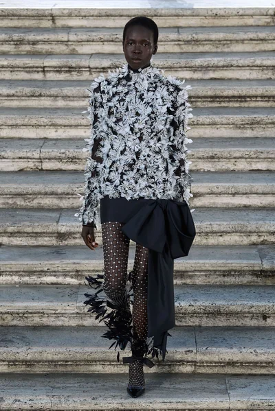 Look 33